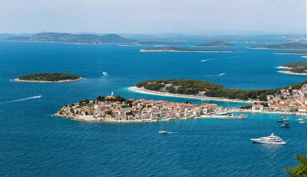 Eilanden in Kroatië aan zee.