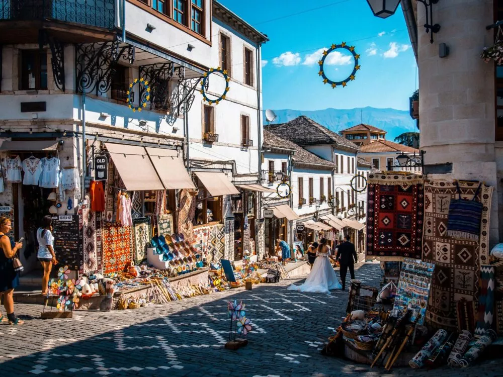 Straat in Gjirokastër