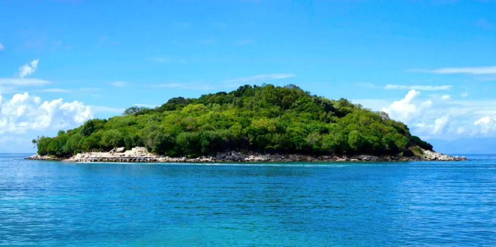 Het eiland Ksamil in Albanië