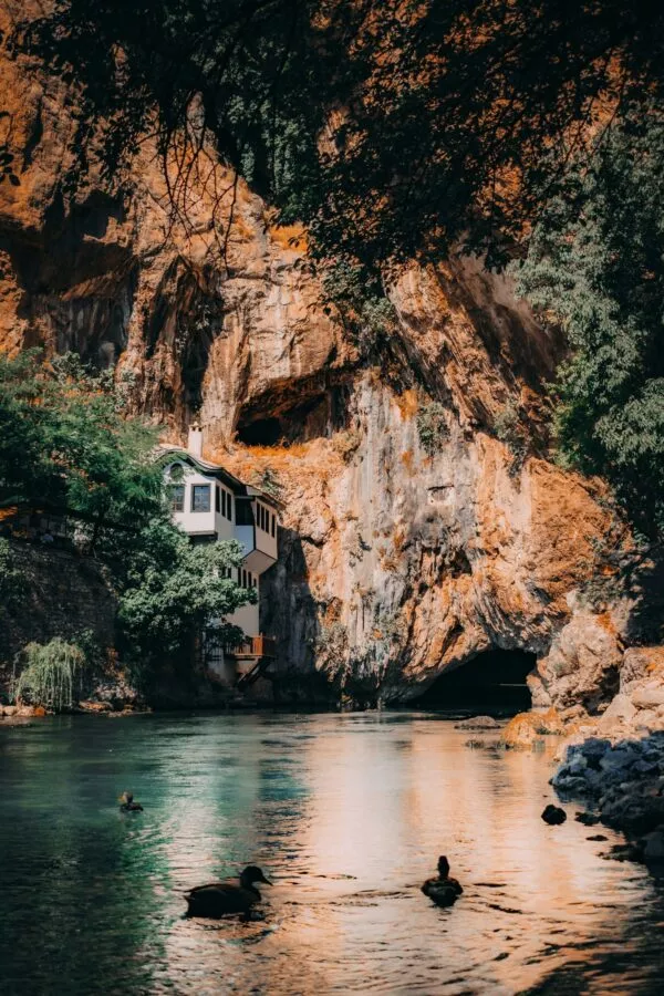 Huis en meer in Blagaj